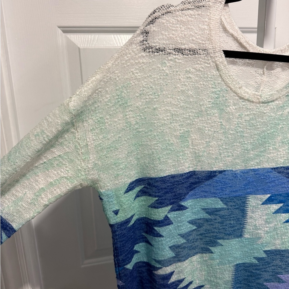 Geometric Patterned Sweater - Picture 2 of 4